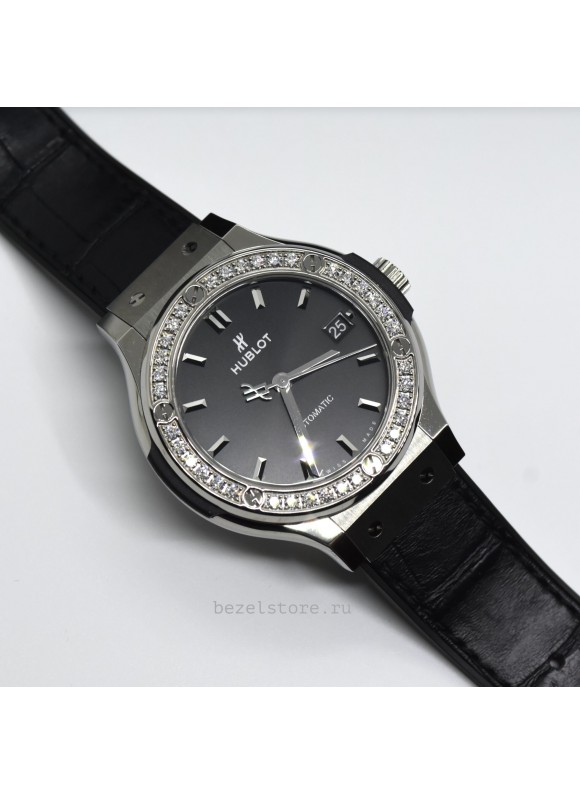 Hublot Classic Fusion Titanium Diamonds 38mm 565.NX.1470.LR.1204