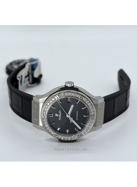 Hublot Classic Fusion Titanium Diamonds 38mm 565.NX.1470.LR.1204